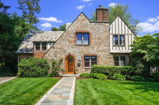 96 Siwanoy Boulevard