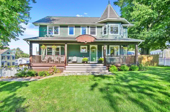 16 Mountain View Avenue