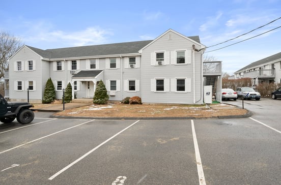 15 Economy Drive #8
