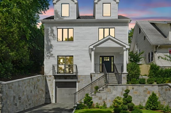 64 1/2 Exchange Place