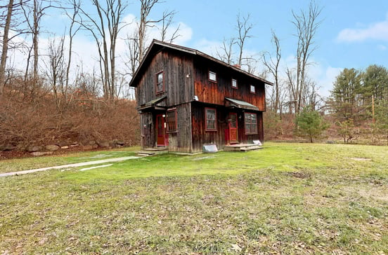 380 Newtown Turnpike