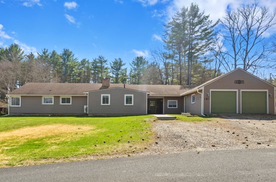 4 Fox Meadow Ln