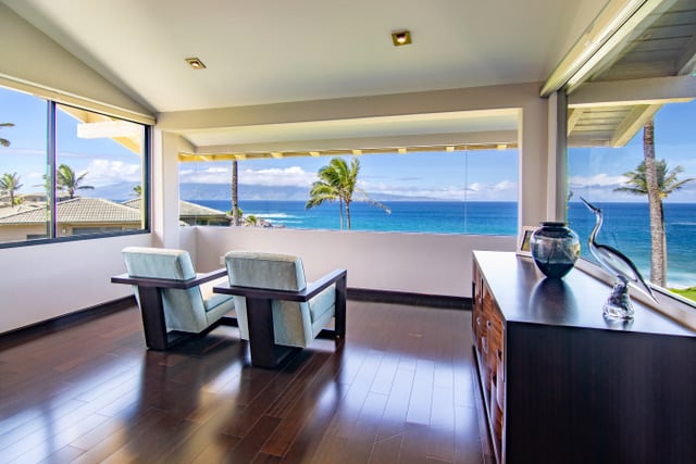 Samira Malek photo 13