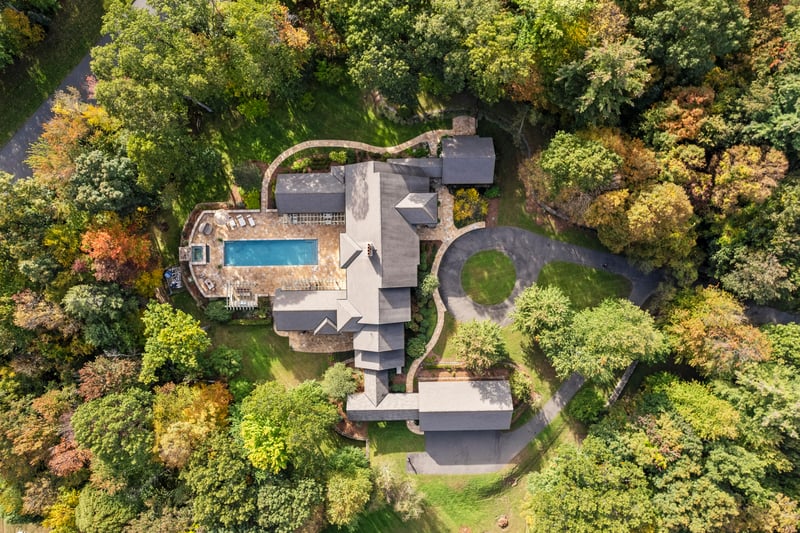 This is a quick aerial view of the property surrounded by nature