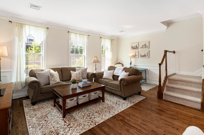 Spacious living room