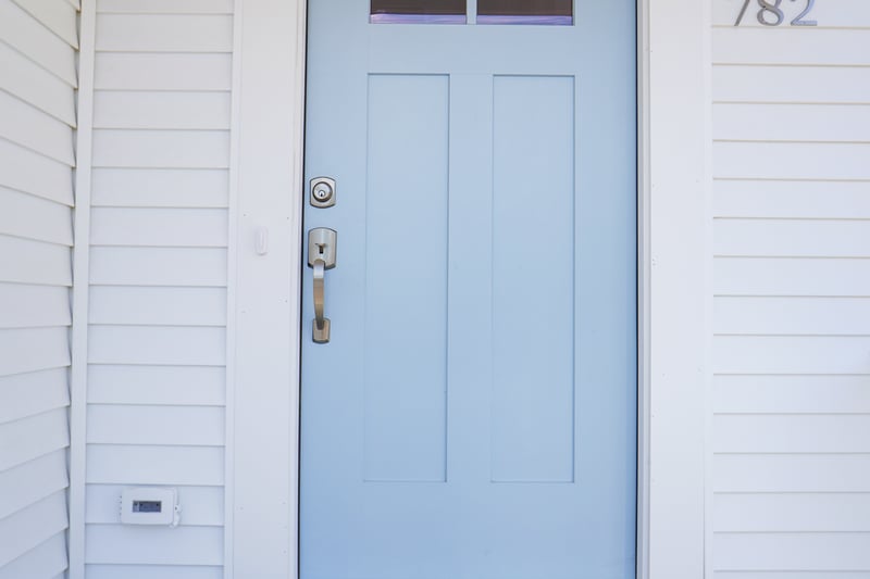 Beachy-chic vibe starts right at the front door