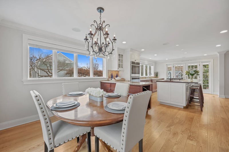 Dining area can easily accommodate 8-10 people.