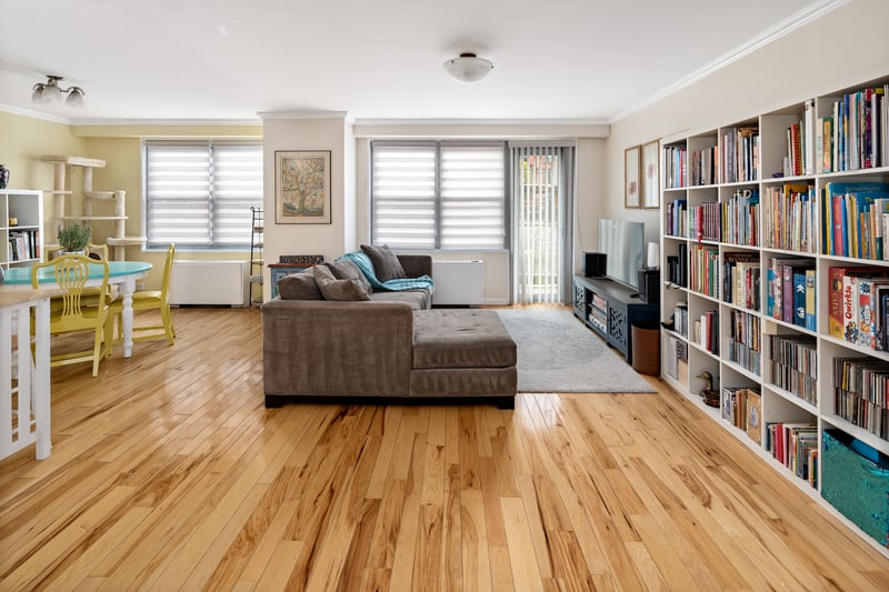 Large family/TV/play room