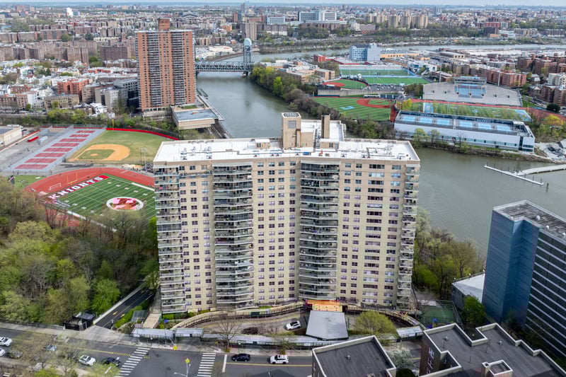 Aerial view with a water view and a view of city