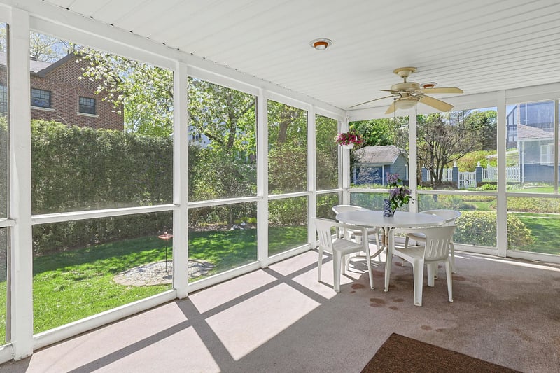 Huge screened in porch