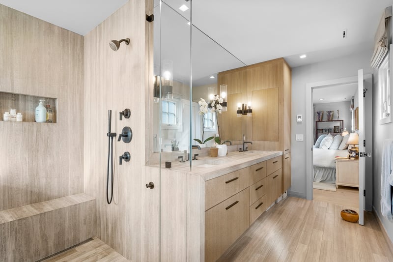 Primary glass shower