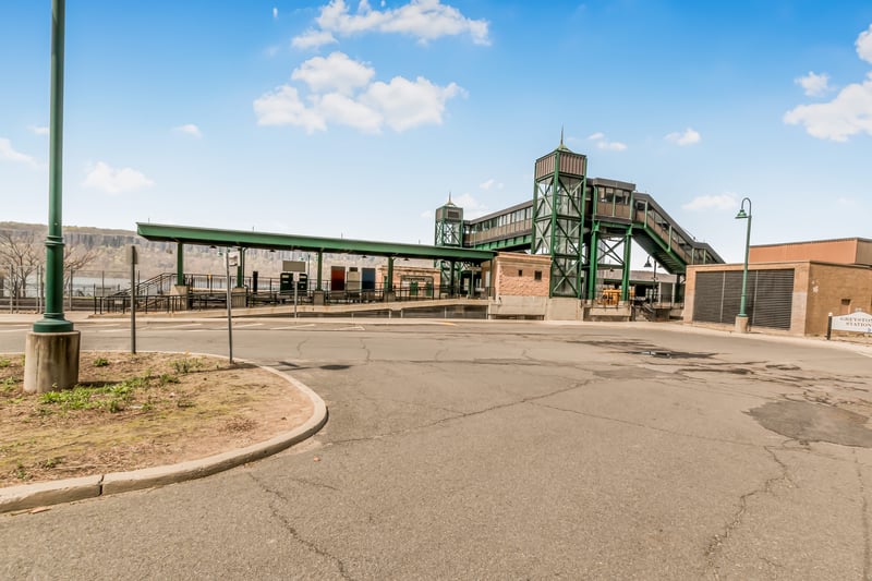Greystone- Metro North Train Station