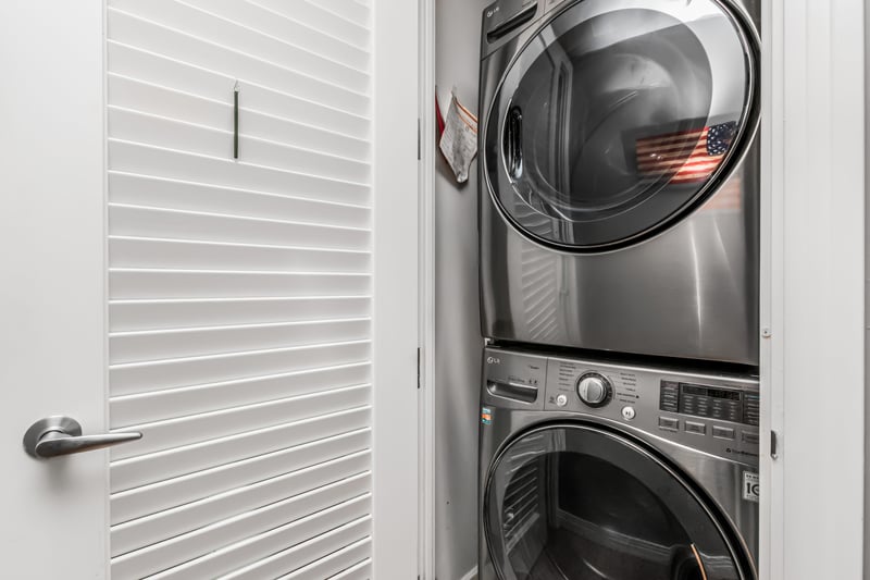 In Unit Stacked Washer & Dryer