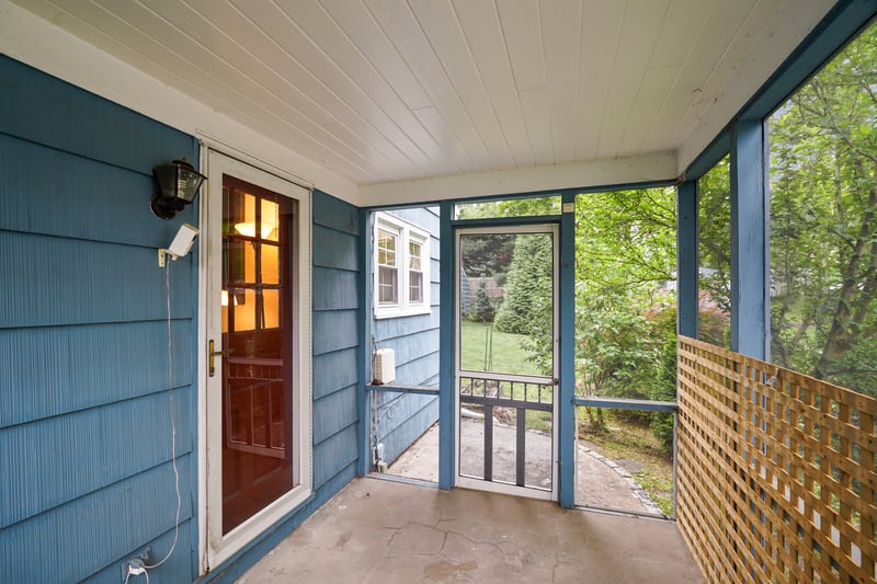 Screened Sunroom