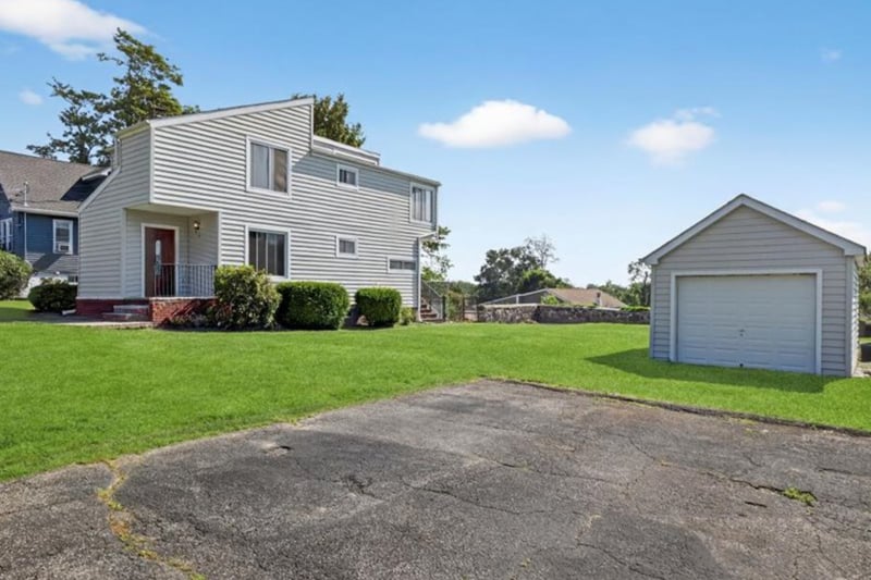 Driveway/One Car Garage