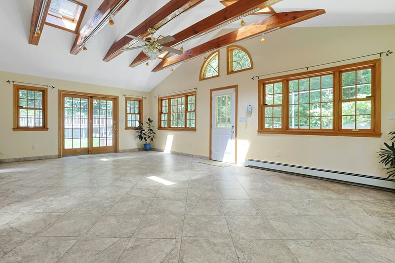 Beautiful, custom built great room