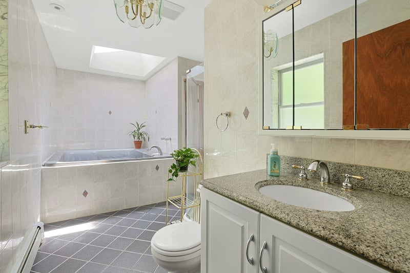 Soaking tub and step in shower