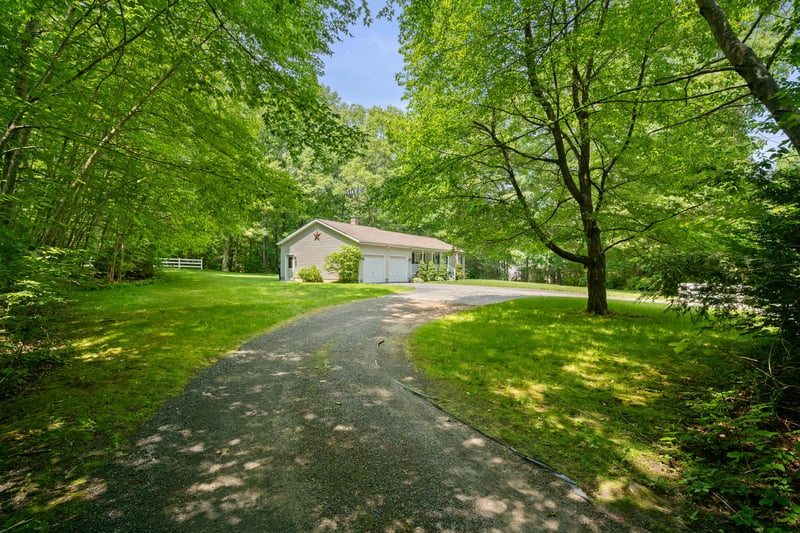 Spacious side yard