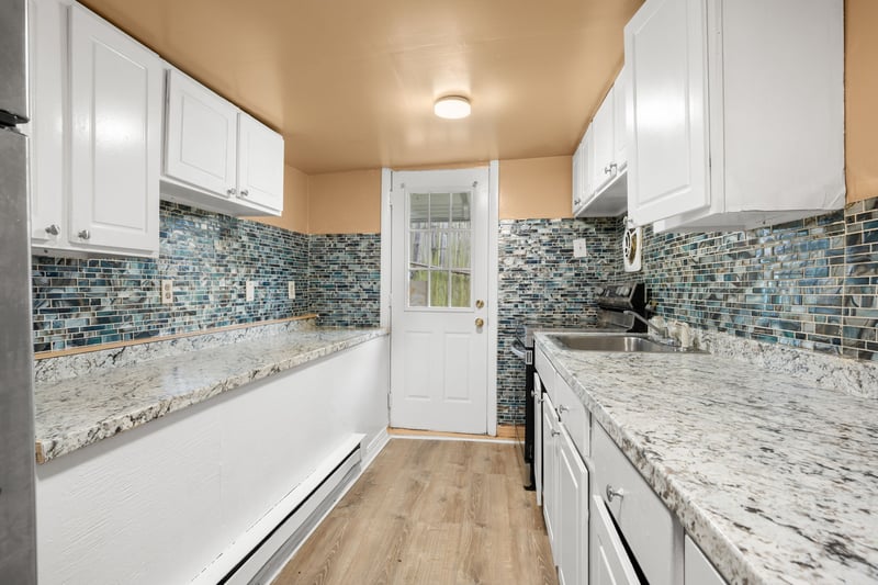 Private kitchen in the guest suite