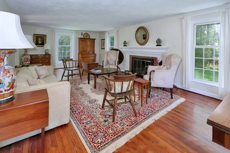 Foyer Living Room with Fireplace