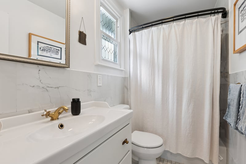 1st Floor Bathroom