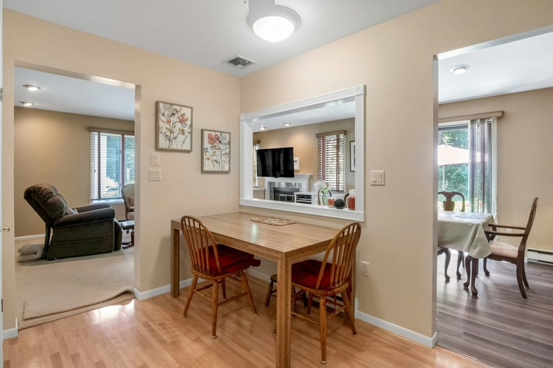 Eat in kitchen area