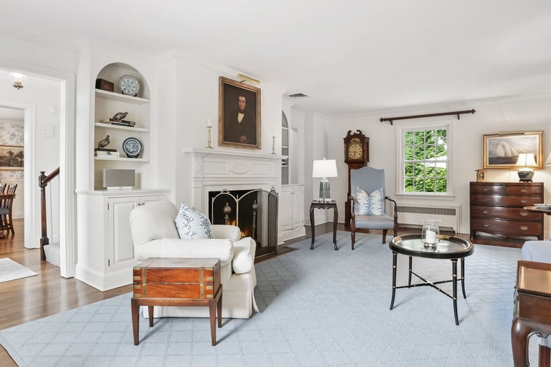 Living Room with Fireplace and Built-Ins