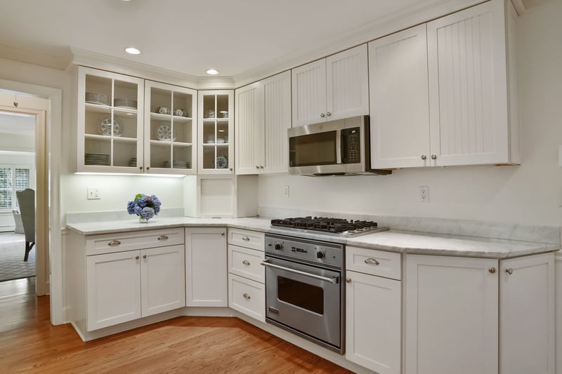 Kitchen with Viking Gas Range