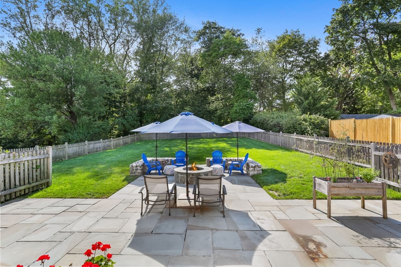 Perfect for Outdoor Entertaining Area.