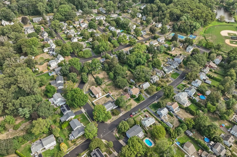 Close to Gould Manor Park.