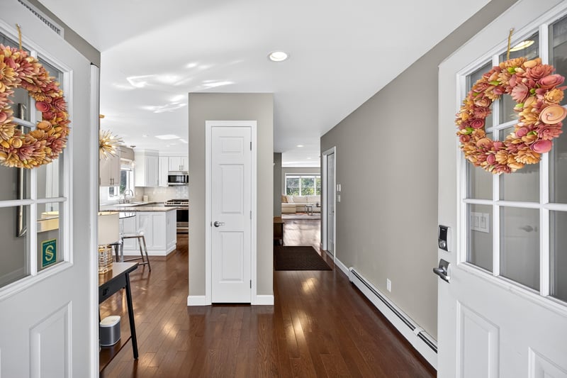 Welcome to 4 Larissa Lane. Double door entry helps make moving a breeze.