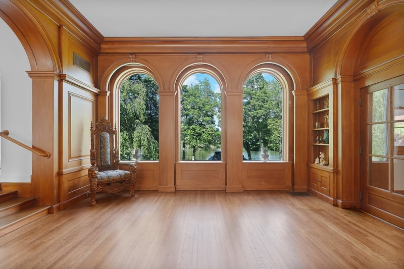 Living Room overlooking Lake