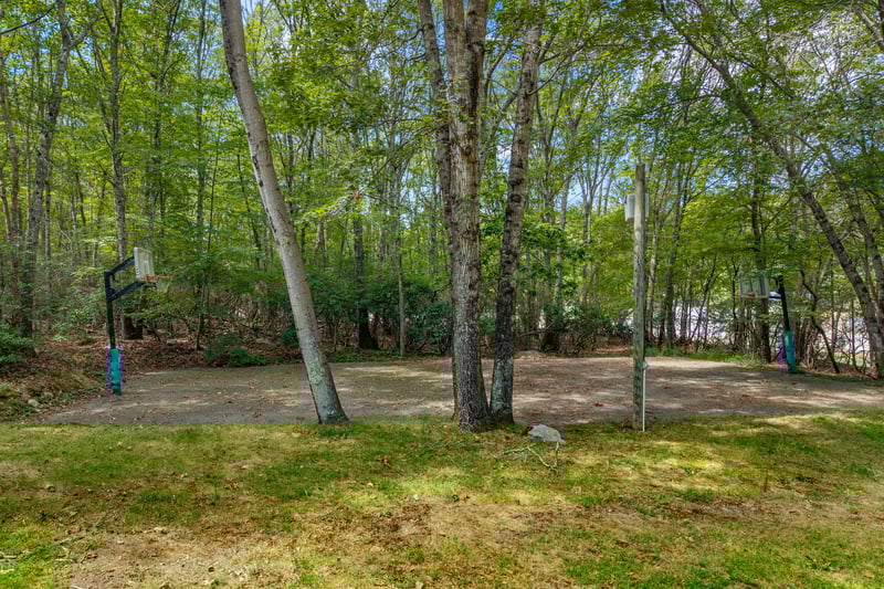You will love this basketball court/ pickleball court