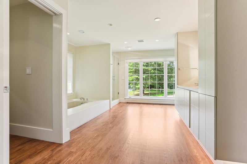 Spacious Primary Bath with large walk-in closet.
