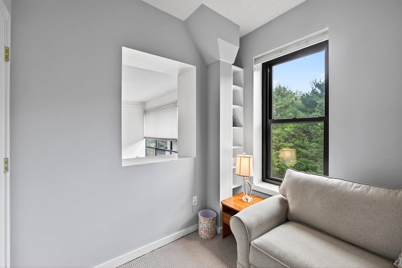 Bonus Living area, Can be used as an office or smaller bedroom with its own closet...