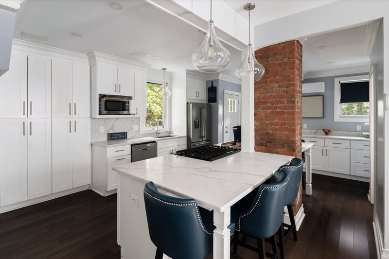 Plenty of counter and cabinet space