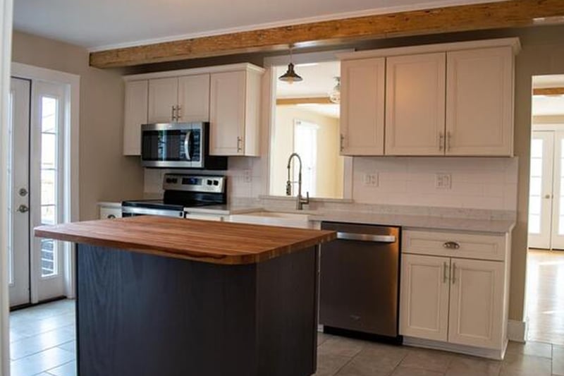 Modern kitchen subway tile, farmhouse sink, granite counters, Unit 1