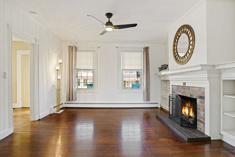 Living Room with gas fireplace