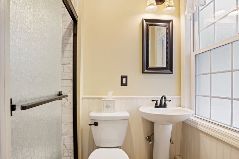 Main Floor Full Bath