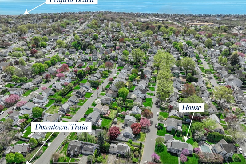 Walk to town, train, and Fairfield beaches!