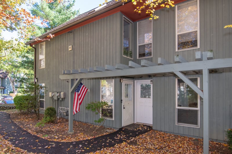 Enjoy the ease and exclusivity of a private ground-floor entry.