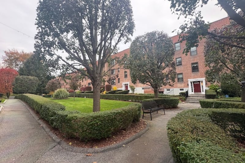 3 / 16View of manicured grounds