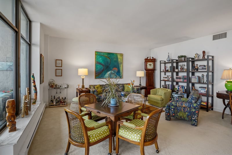 Alternate view of living room.