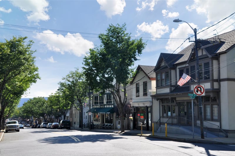 Downtown offers variety of dining, shopping and great cafes too