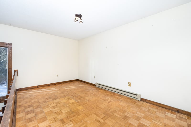 SECOND FLOOR LOFT AREA