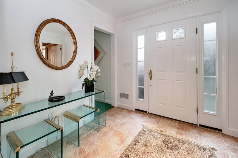 Alternate view of foyer.