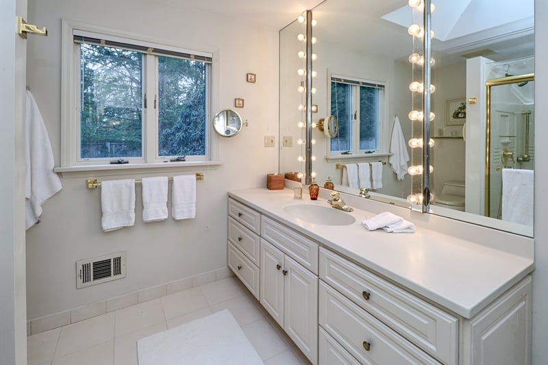 Abundant storage in primary bath.