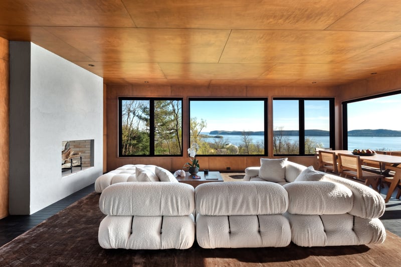 Great Room of 1 BR Guest House with Full Kitchen