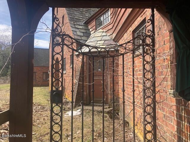 390 Tamaridge Way Photo 8