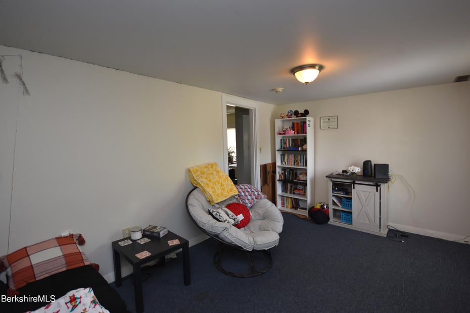 14 East Hoosac St Photo 5